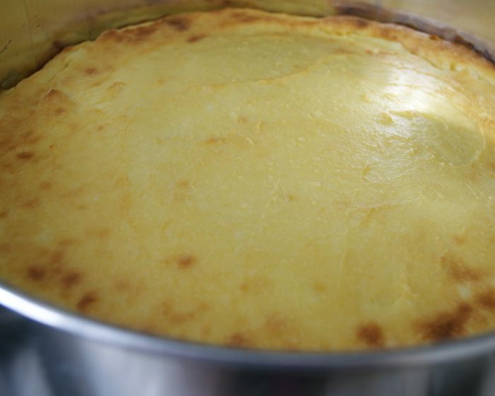 Чизкейк на рикотте с заварным кремом