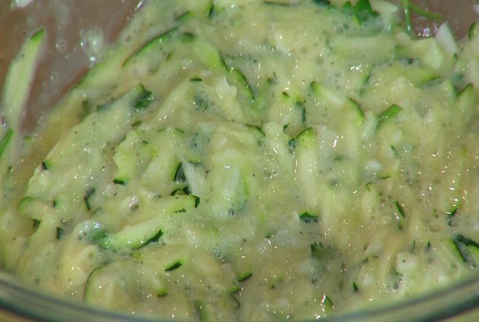 Сырный омлет с цукини 