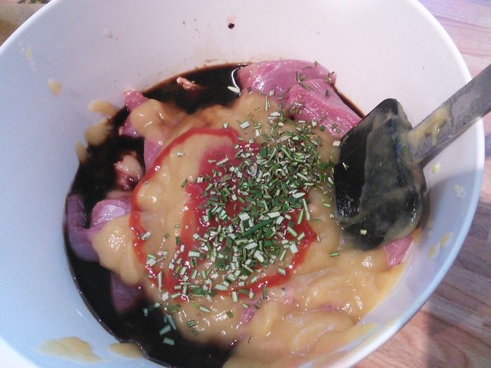 Салат с кус-кусом и шашлыки из индейки 