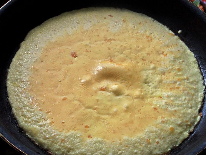 Омлетный рулет с начинкой