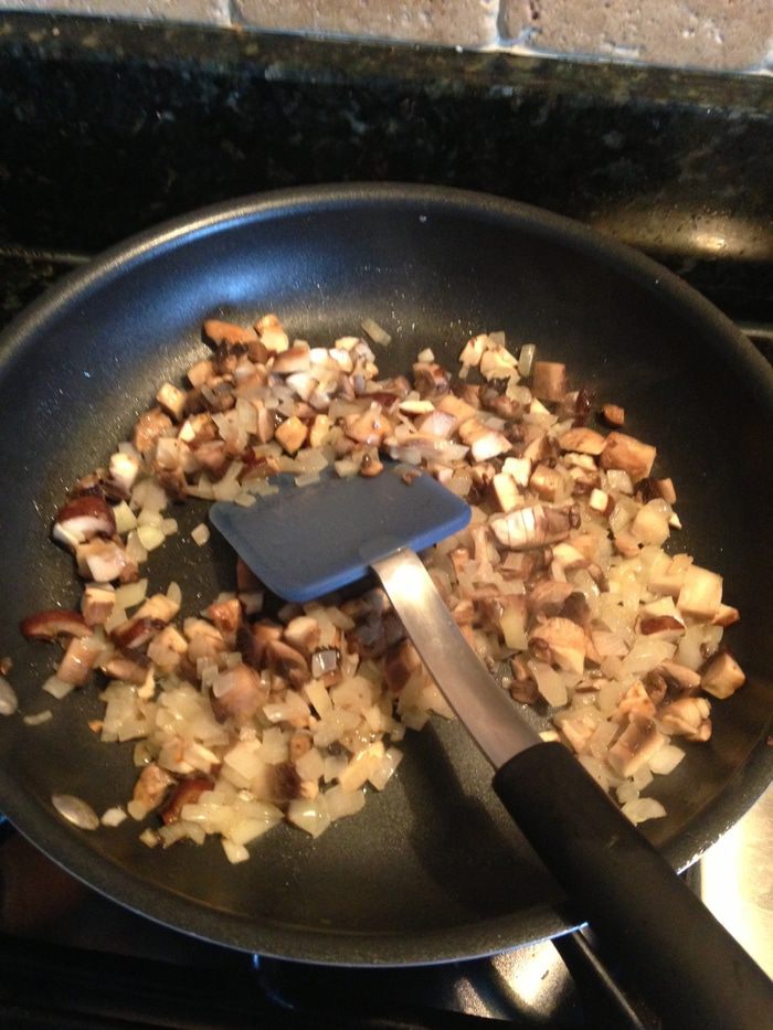 Пирог с лососиной с слоеном тесте