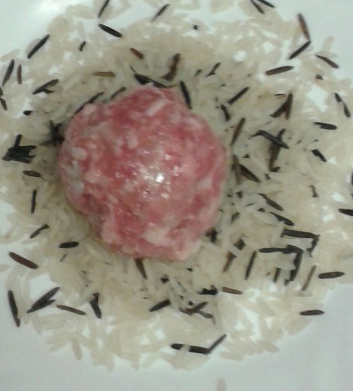 Паровые фрикадельки с рисом