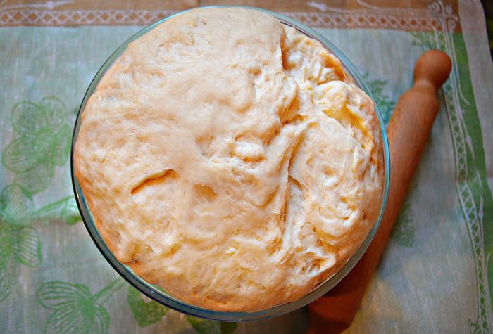 Праздничный сдобный пирог