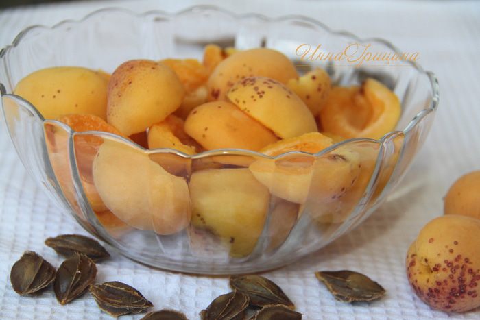 Клафути с абрикосами