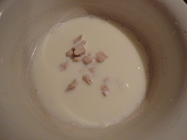 Булочки-ссобойки с вишней и апельсиновым сиропом