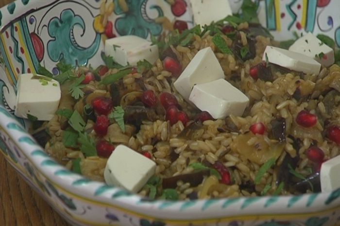Рис с баклажаном, фетой и гранатом