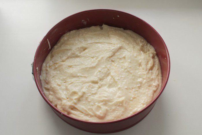 Пирог с творогом и яблоками