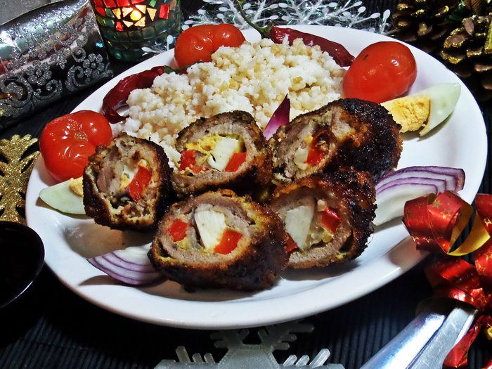Мясные рулетики с сырной начинкой