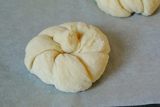 Сдобные булочки с кунжутом