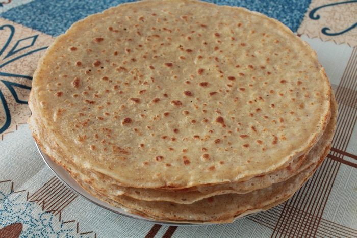 Яблочный штрудель из овсяных блинчиков