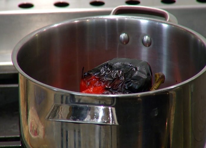 Запеченный сладкий перец с грецкими орехами