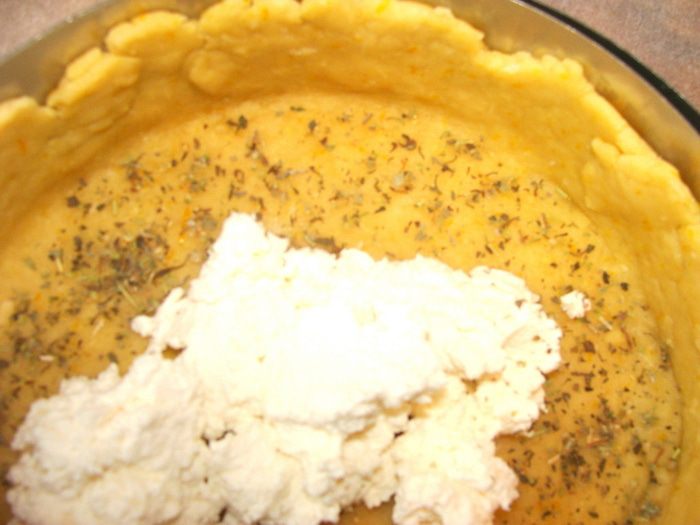 Киш &amp;quot;Сети Купидона&amp;quot; из лимонного теста с рикоттой, моцареллой и черри в беконе