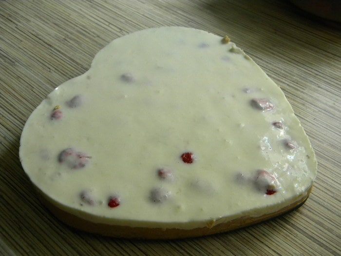 Тарт из печенья с нежной начинкой из клубники