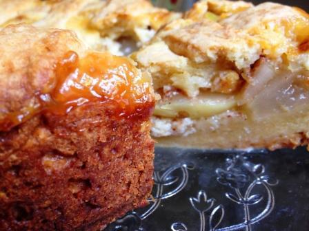 Песочный пирог с яблоками и заварным кремом