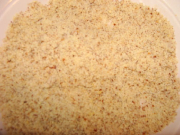 Сырные шарики с начинкой в ореховой панировке под &amp;quot;пьяной&amp;quot; клюквой