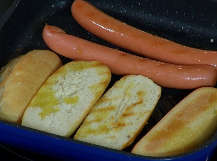 Хот-доги с зелеными овощами и горчичным майонезом 