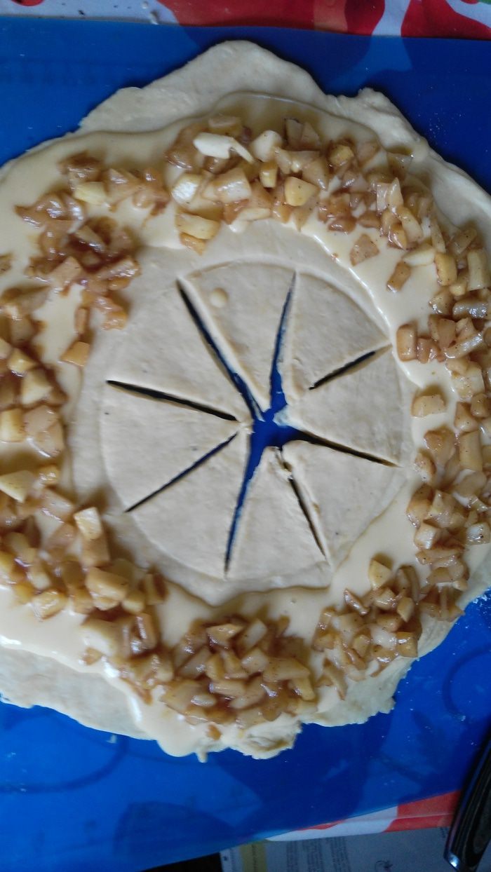 Яблочное кольцо со сливочным сыром