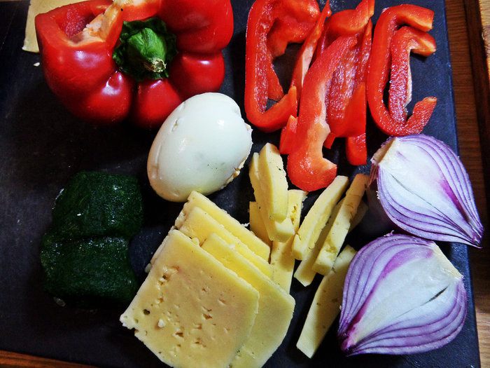 Мясные рулетики с сырной начинкой