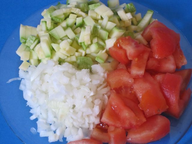 Кускус с креветками и овощами