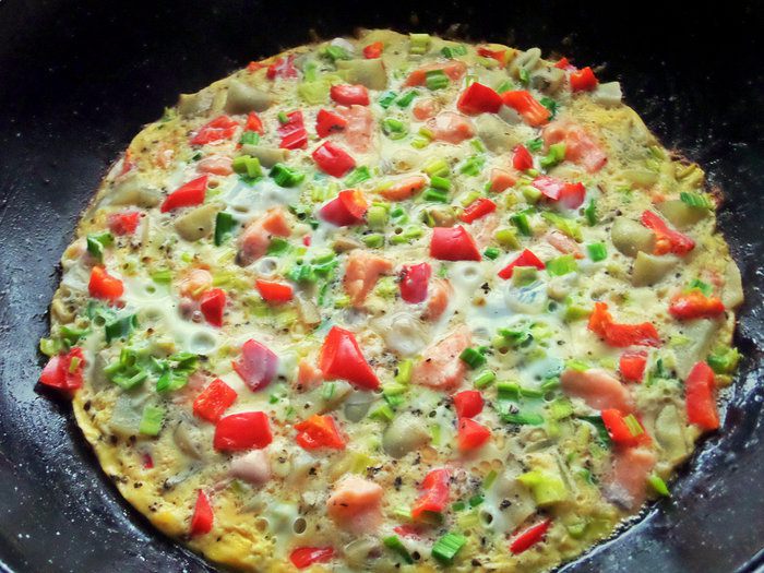 Фриттата с лососем и картофелем