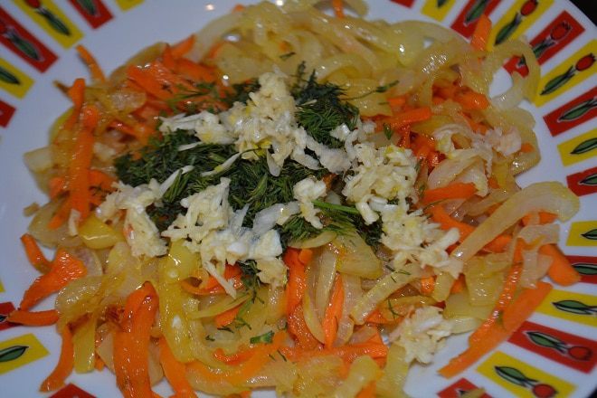 Рулетики из скумбрии с овощами