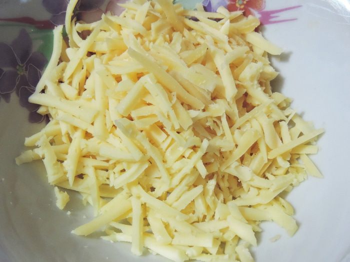 Закусочные кабачковые кексы с творогом, сыром и зеленью