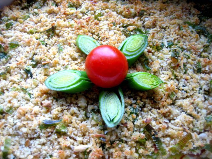 Овощи под сырной крошкой