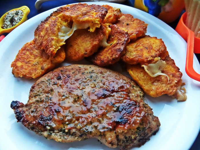 Тыквенные &amp;quot;драники&amp;quot; с пармезаном и курица в итальянских приправах