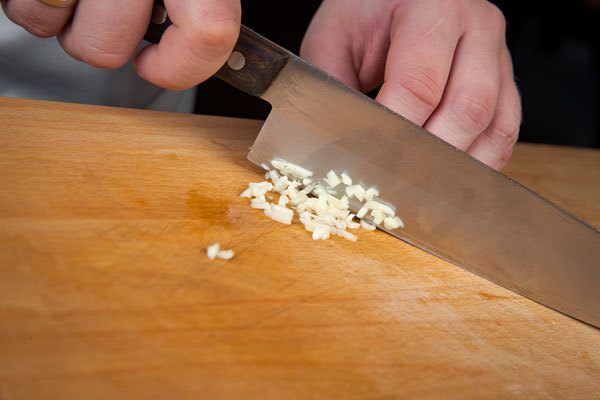 Паста с курицей и соусом песто
