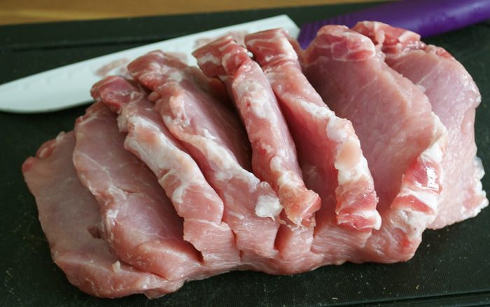 Свинина, запеченная с яблоками