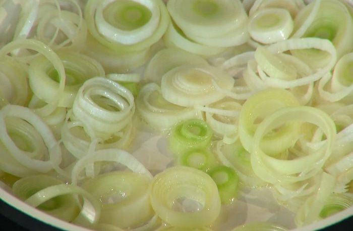 Рулетики со свининой и яблоками 