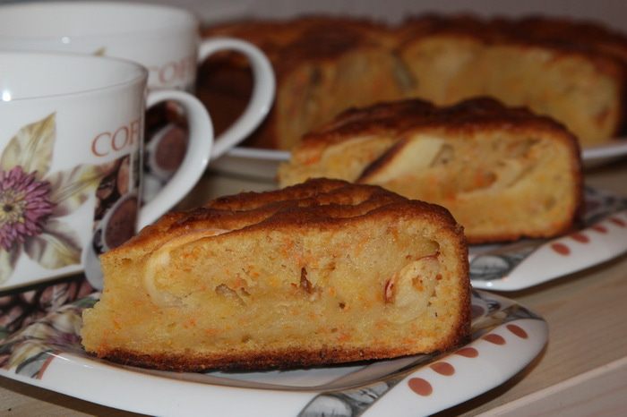 Морковно-яблочный пирог