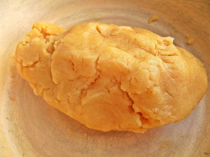 Нежное пирожное с персиками