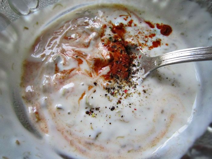 Медальоны в беконе с соусом из каперсов и пастой рисони