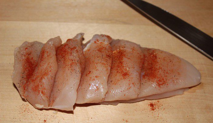 Куриное филе с хурмой и яблоками