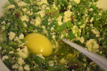 Мини-кутабы со свежей огородной зеленью