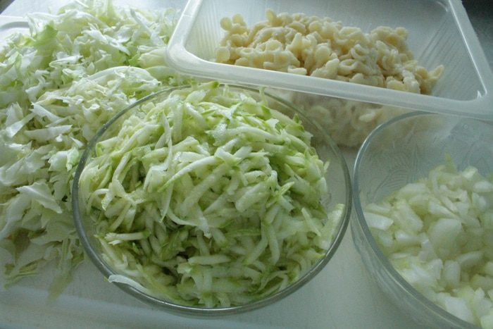 Запеканка с капустой и кабачками