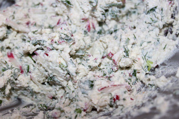 Террин из творога с редисом и травами