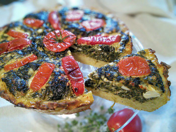 Картофельный киш с фетой и шпинатом 