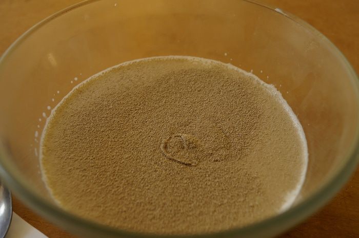 Дрожжевые блинчики с сыром