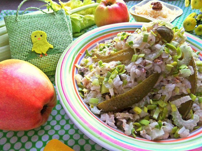 Сырно-овощной салат с рисом