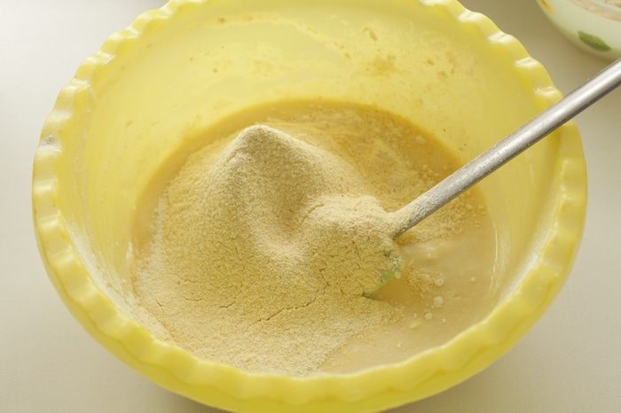 Кекс с брусникой и лимонным штрейзелем