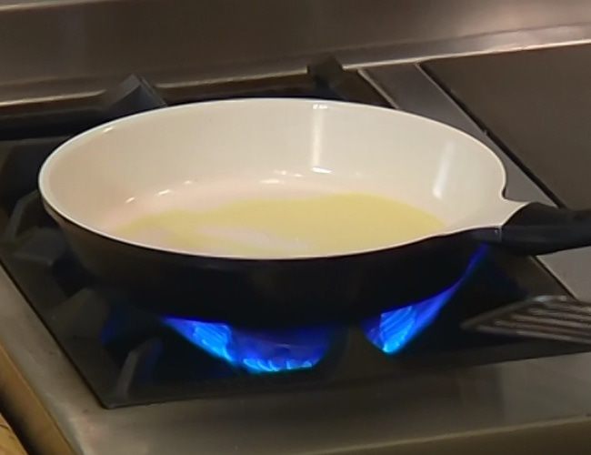 Биточки из тофу с зеленью и грецкими орехами 