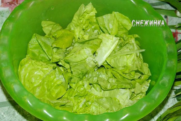 Салат с куриными сердечками и виноградом
