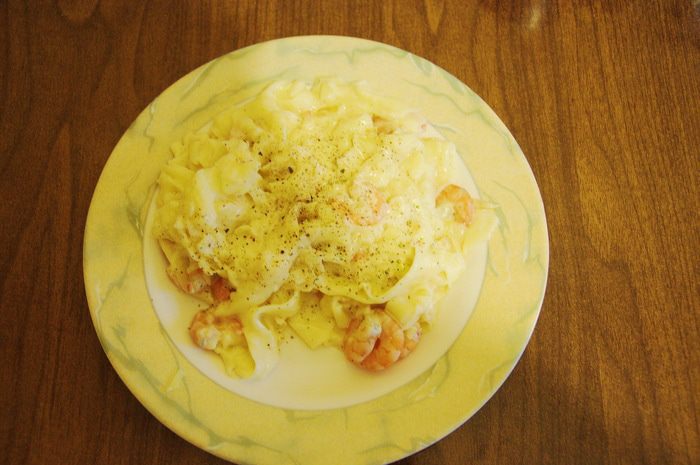 Фетучини с креветками и сыром