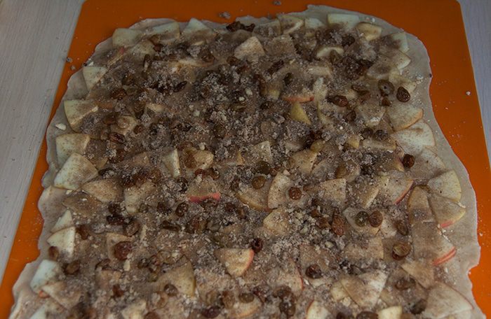 Штрудель с яблоками и изюмом