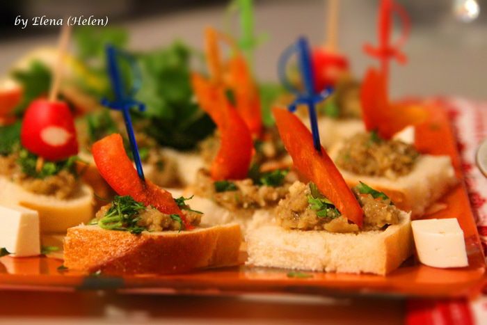 Мутабаль с грецкими орехами и зеленью