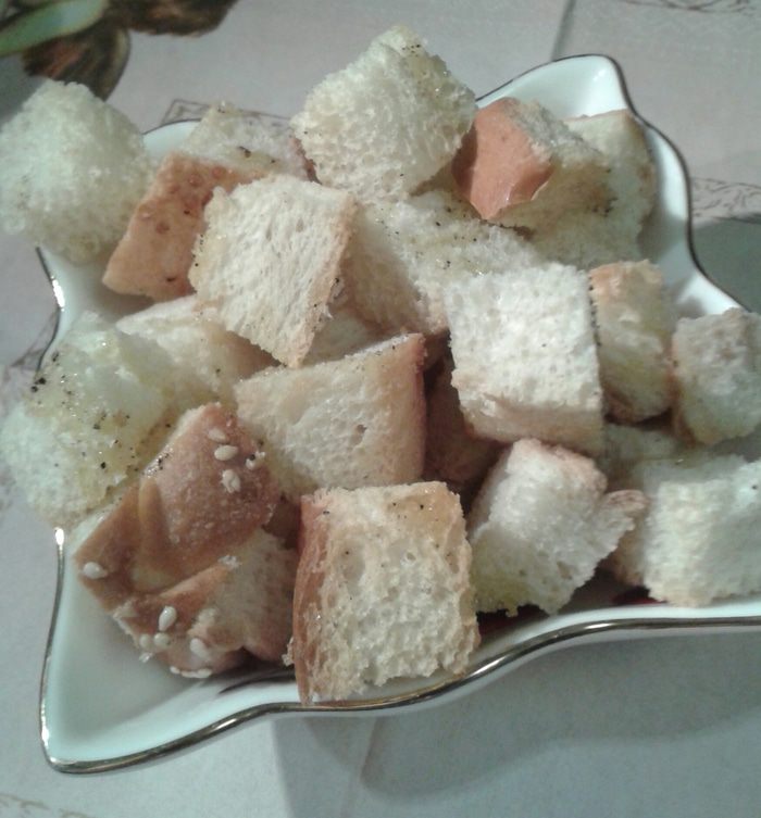 Чесночные сухарики