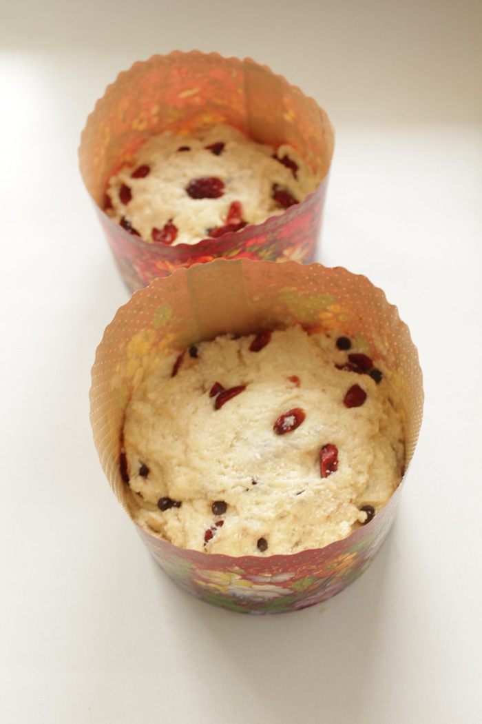 Кулич творожный с вяленой клюквой