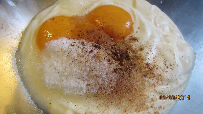 Флан со сливами и сметаной (Plum and Soured Cream Flan)